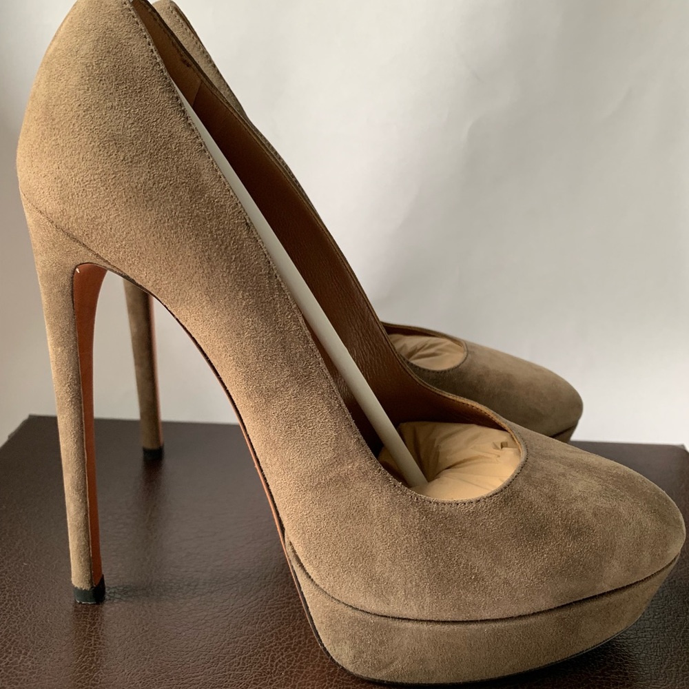 ALAIA suede platform pumps. brand new  38